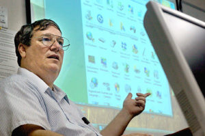 Don Beach, current President of PCBUG, teaches the "Windows Workshop" at the Naples Free-Net in Naples, Fl